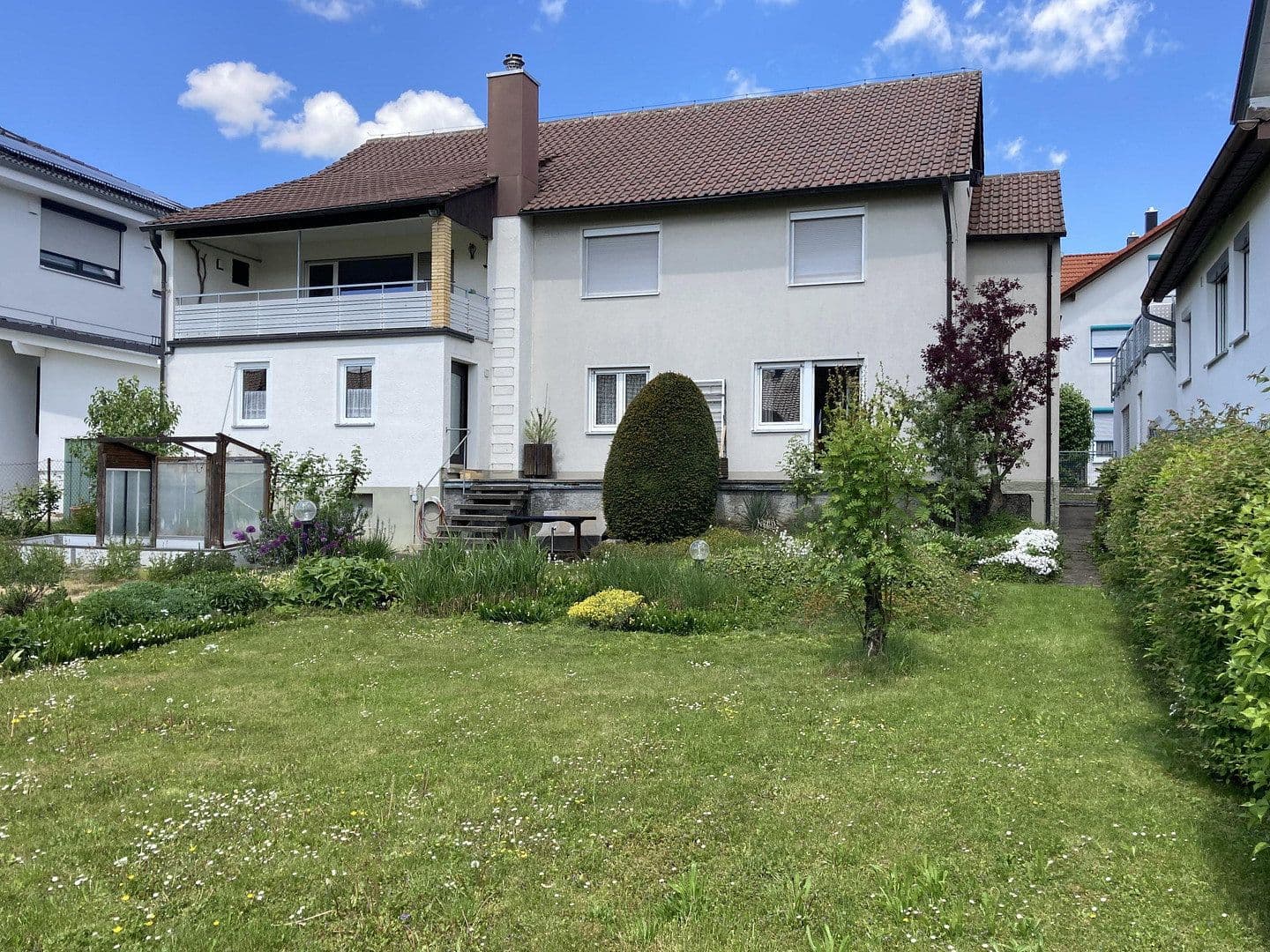 Prodej domu 196 m², pozemek 600 m², Erkenbrechtsweiler, Bádensko-Württembersko Prodej domu 196 m², pozemek 600 m², Erkenbrechtsweiler, Bádensko-Württembersko