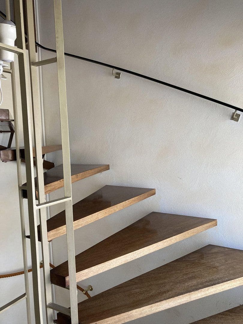 Prodej domu 196 m², pozemek 600 m², Erkenbrechtsweiler, Bádensko-Württembersko Prodej domu 196 m², pozemek 600 m², Erkenbrechtsweiler, Bádensko-Württembersko