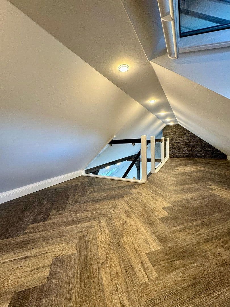 Pronájem bytu 4+1 130 m², Hüfnerstr. 10, Cottbus, Braniborsko Pronájem bytu 4+1 130 m², Hüfnerstr. 10, Cottbus, Braniborsko