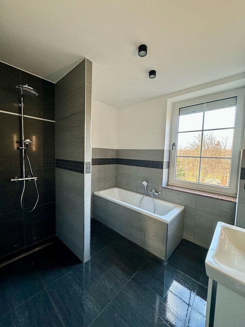 Pronájem bytu 4+1 130 m², Hüfnerstr. 10, Cottbus, Braniborsko Pronájem bytu 4+1 130 m², Hüfnerstr. 10, Cottbus, Braniborsko