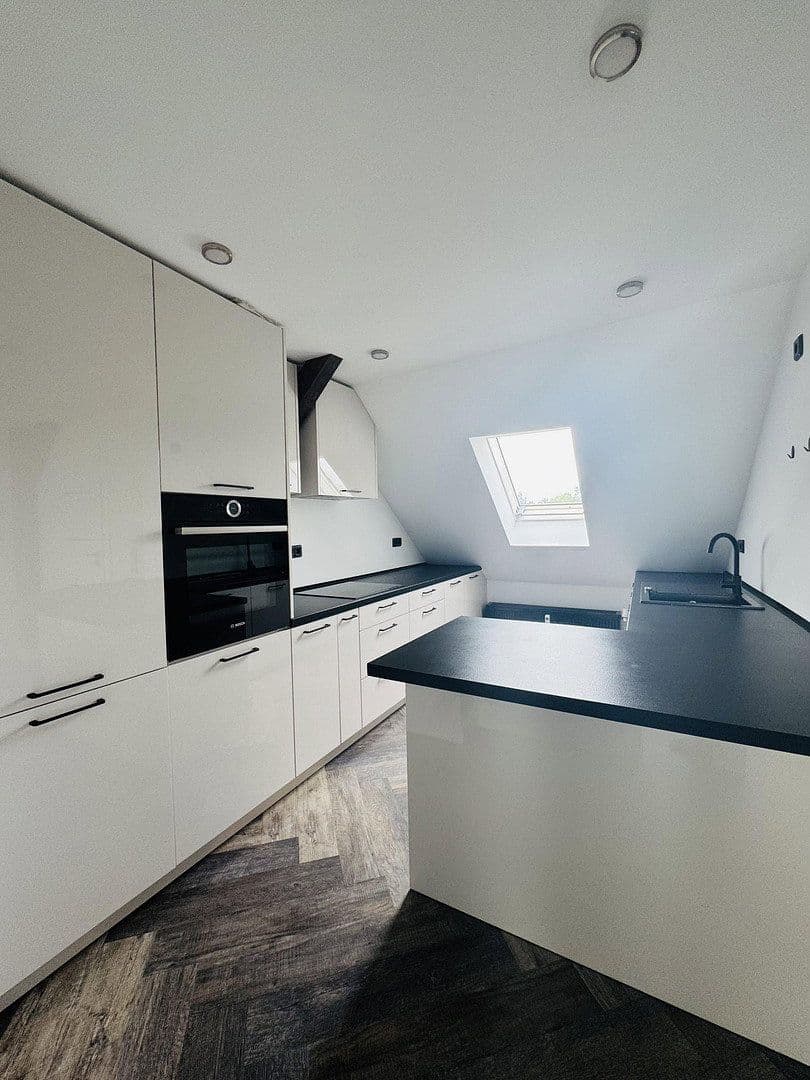 Pronájem bytu 4+1 130 m², Hüfnerstr. 10, Cottbus, Braniborsko Pronájem bytu 4+1 130 m², Hüfnerstr. 10, Cottbus, Braniborsko