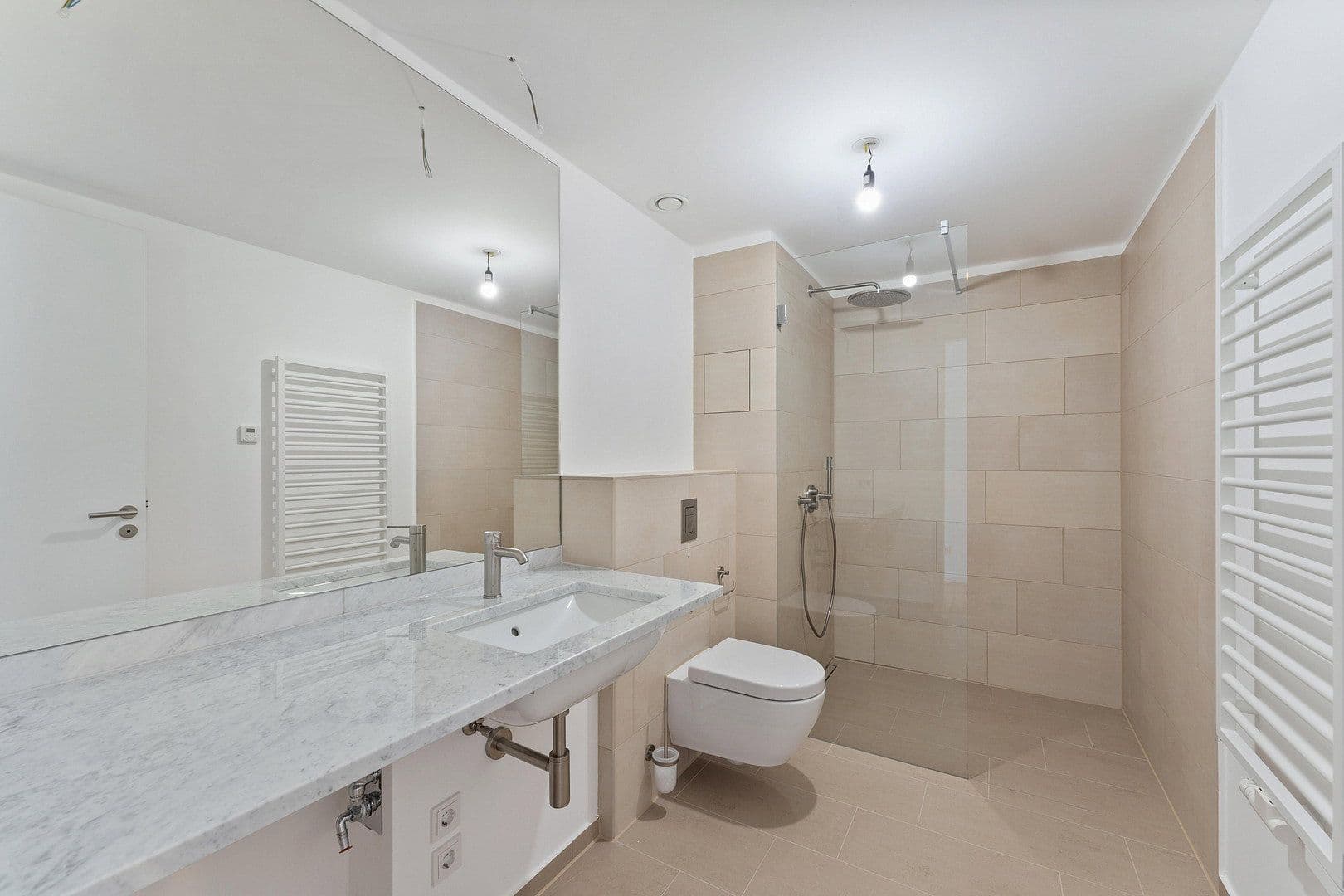 Pronájem bytu 2+1 62 m², Mühlenstraße 20, Berlin, Berlín Pronájem bytu 2+1 62 m², Mühlenstraße 20, Berlin, Berlín