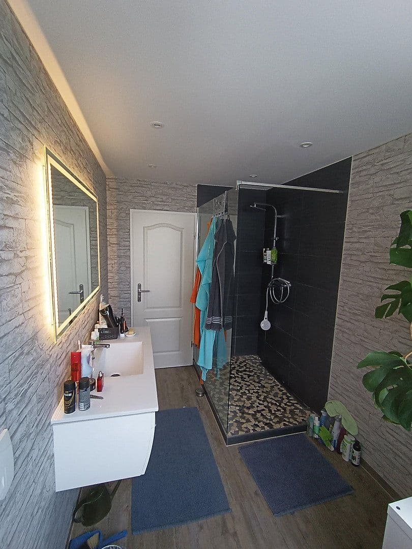 Prodej domu 356 m², pozemek 1.039 m², Swisttal, Severní Porýní-Vestfálsko Prodej domu 356 m², pozemek 1.039 m², Swisttal, Severní Porýní-Vestfálsko