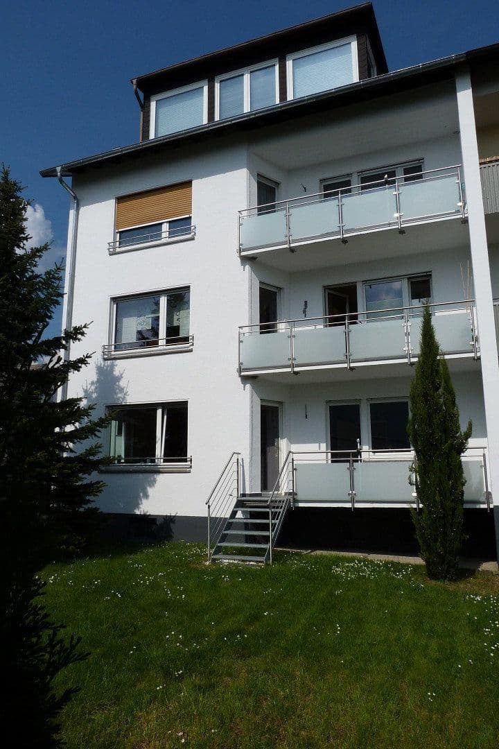 Prodej domu 283 m², pozemek 460 m², Münzenburgstraße 8, Oberursel (Taunus), Hessen Prodej domu 283 m², pozemek 460 m², Münzenburgstraße 8, Oberursel (Taunus), Hessen