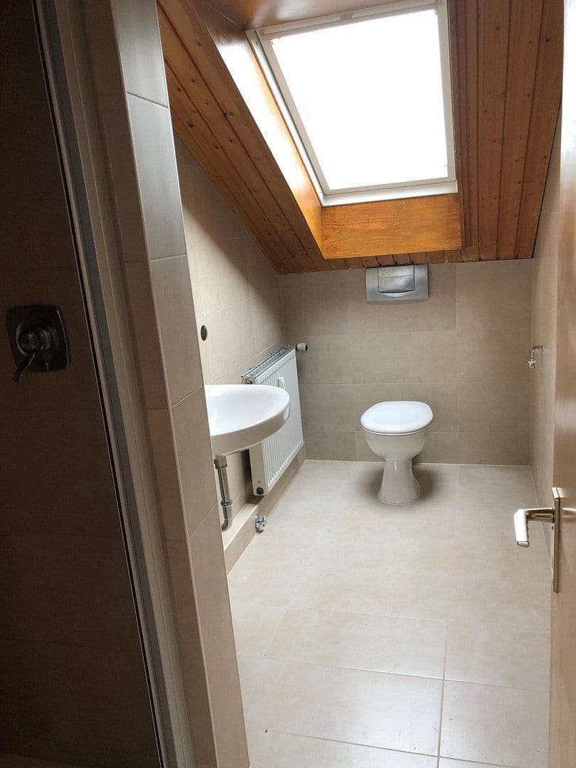 Prodej domu 283 m², pozemek 460 m², Münzenburgstraße 8, Oberursel (Taunus), Hessen Prodej domu 283 m², pozemek 460 m², Münzenburgstraße 8, Oberursel (Taunus), Hessen