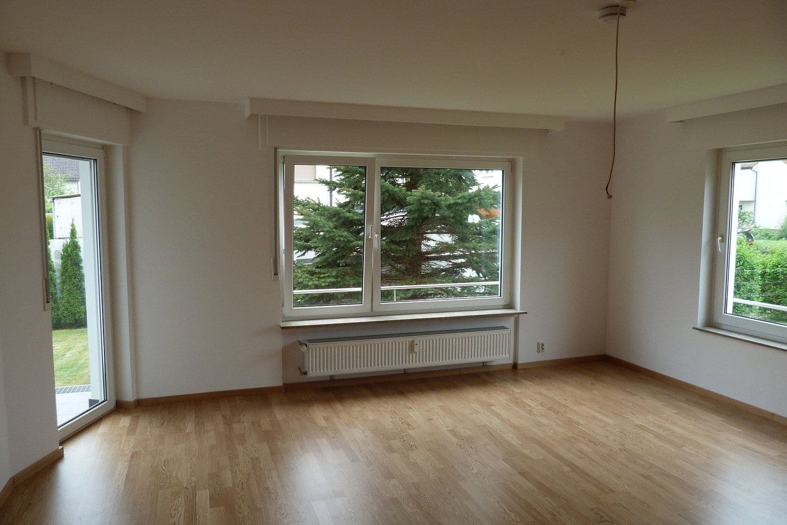 Prodej domu 283 m², pozemek 460 m², Münzenburgstraße 8, Oberursel (Taunus), Hessen Prodej domu 283 m², pozemek 460 m², Münzenburgstraße 8, Oberursel (Taunus), Hessen