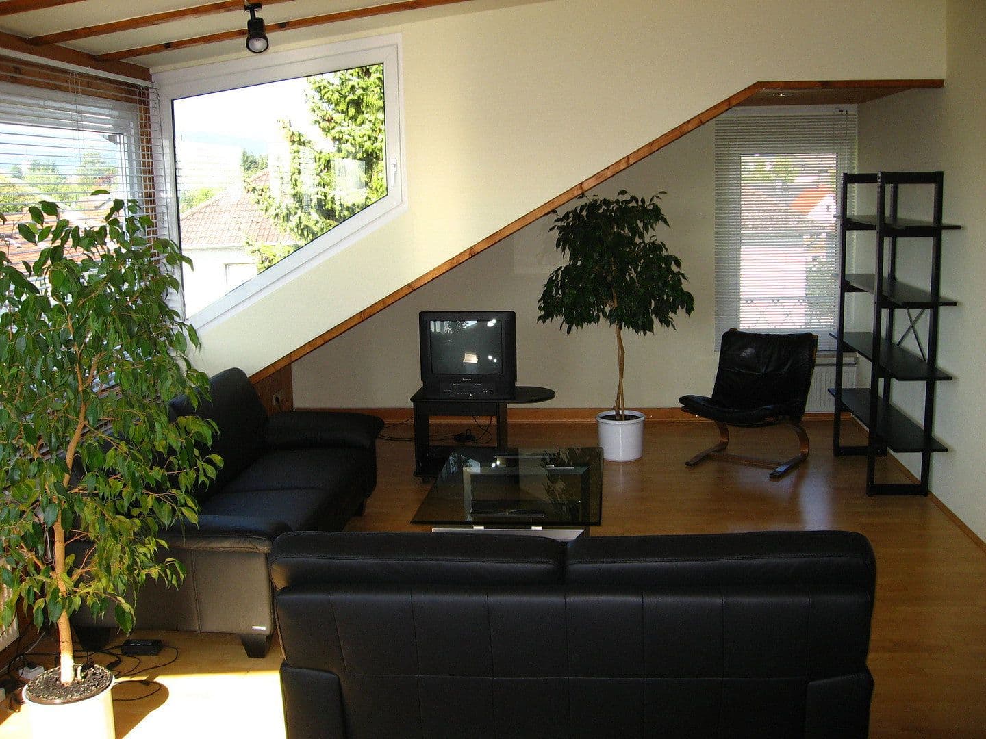 Prodej domu 283 m², pozemek 460 m², Münzenburgstraße 8, Oberursel (Taunus), Hessen Prodej domu 283 m², pozemek 460 m², Münzenburgstraße 8, Oberursel (Taunus), Hessen