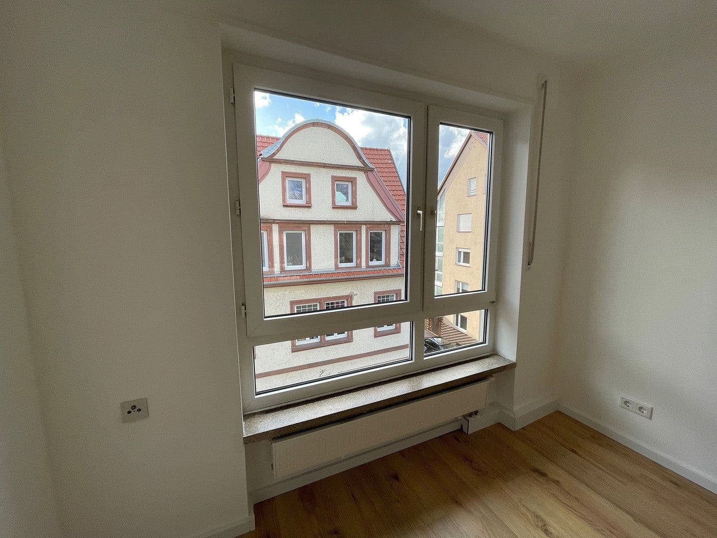 Pronájem bytu 3+1 90 m², St. Franziskus-Str. 9, Kaiserslautern, Porýní-Falc Pronájem bytu 3+1 90 m², St. Franziskus-Str. 9, Kaiserslautern, Porýní-Falc