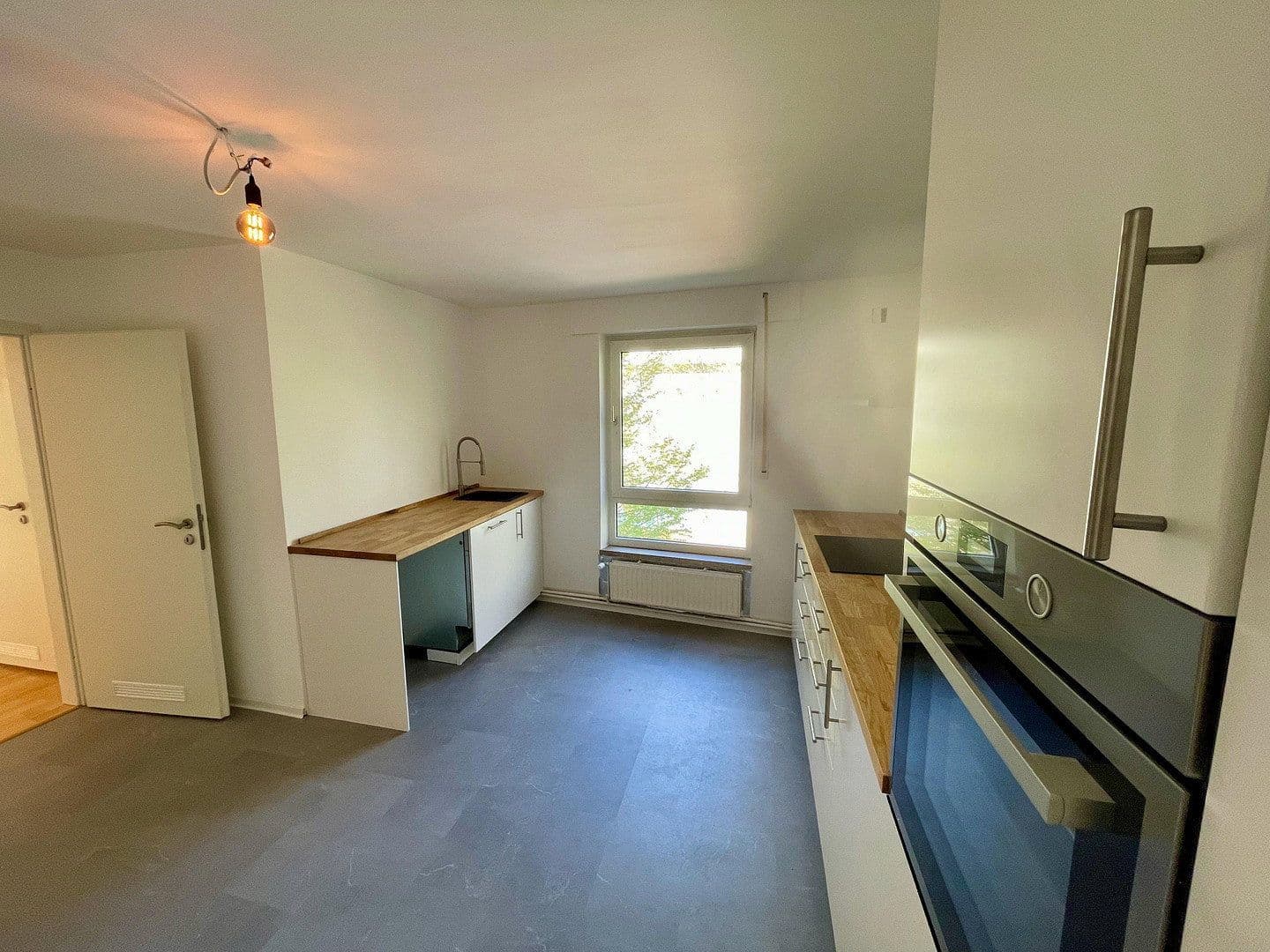 Pronájem bytu 3+1 90 m², St. Franziskus-Str. 9, Kaiserslautern, Porýní-Falc Pronájem bytu 3+1 90 m², St. Franziskus-Str. 9, Kaiserslautern, Porýní-Falc