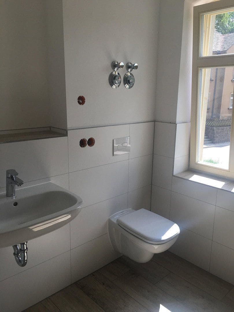 Pronájem bytu 4+1 115 m², Pirnaer Landstraße 14, Stolpen, Sasko Pronájem bytu 4+1 115 m², Pirnaer Landstraße 14, Stolpen, Sasko