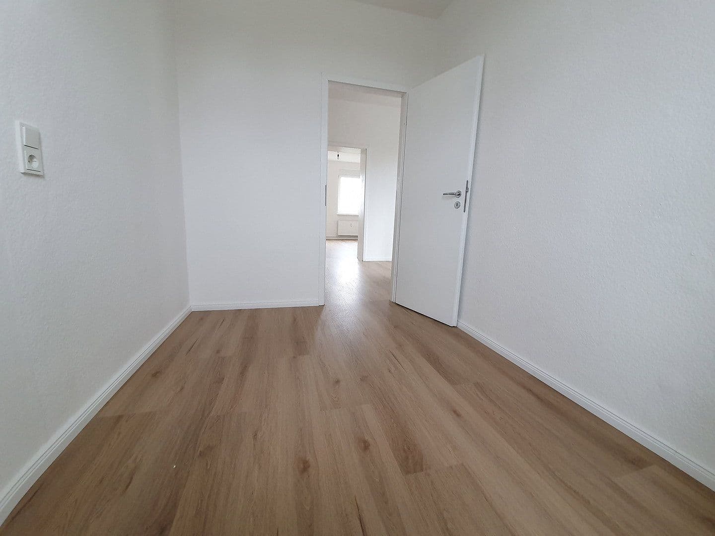 Pronájem bytu 2+kk 81 m², Lindenstraße 32, Velten, Braniborsko Pronájem bytu 2+kk 81 m², Lindenstraße 32, Velten, Braniborsko
