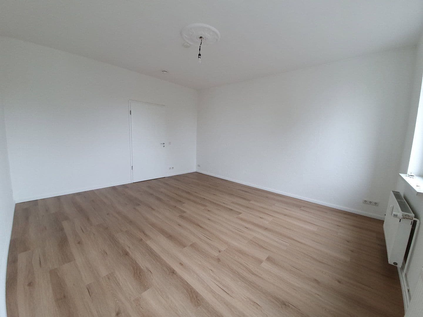 Pronájem bytu 2+kk 81 m², Lindenstraße 32, Velten, Braniborsko Pronájem bytu 2+kk 81 m², Lindenstraße 32, Velten, Braniborsko