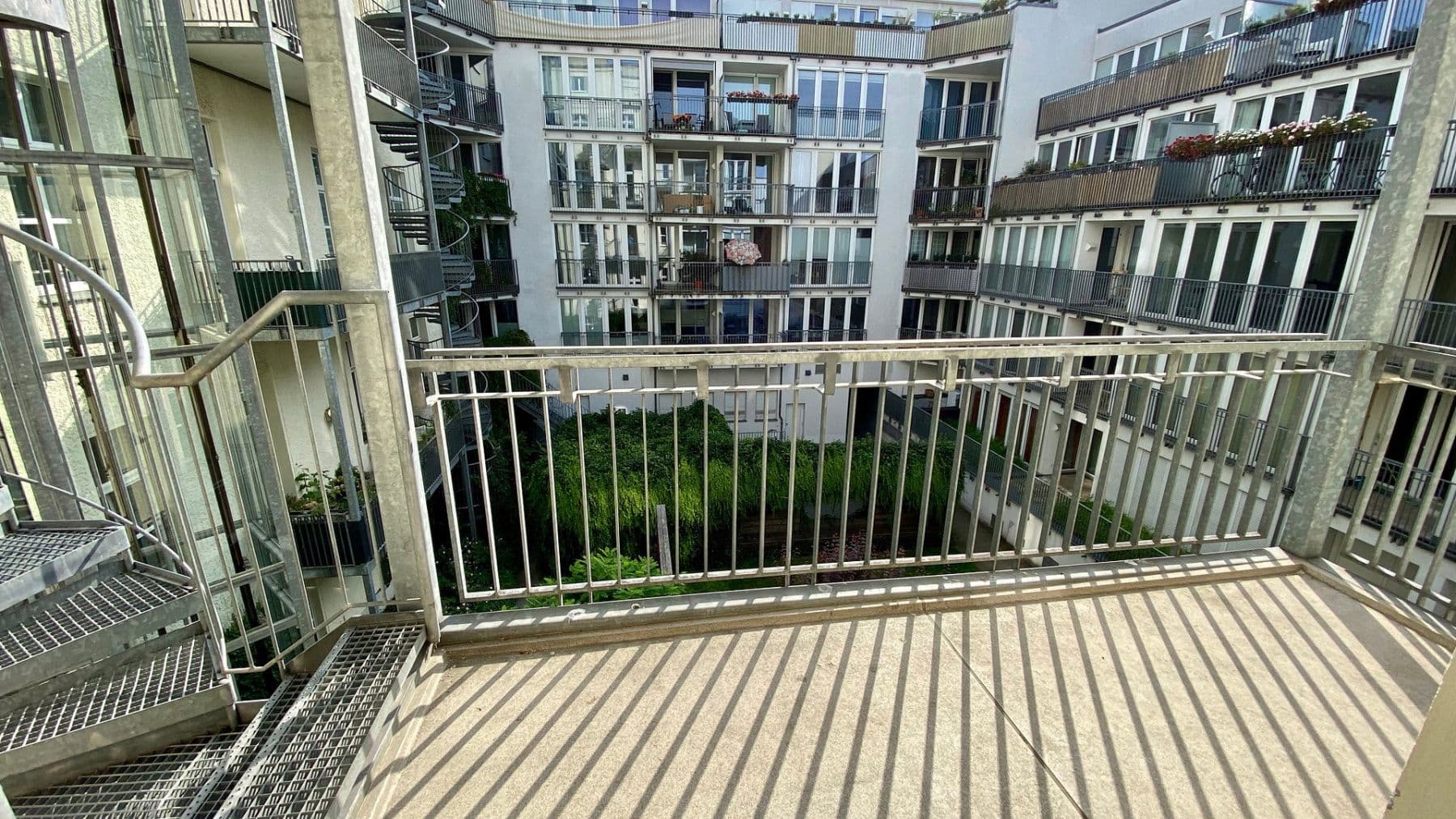 Pronájem bytu 3+1 116 m², Albrechtstraße, Berlin, Berlín Pronájem bytu 3+1 116 m², Albrechtstraße, Berlin, Berlín