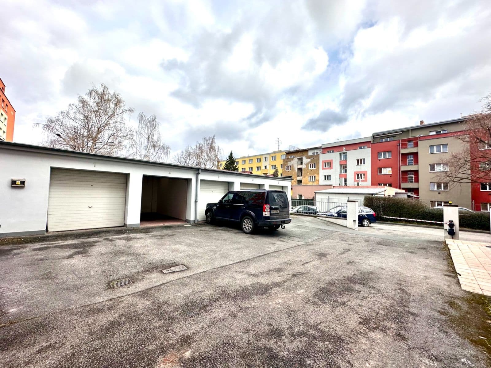 Pronájem garáže 15 m², Hodonínská, Praha, Praha Pronájem garáže 15 m², Hodonínská, Praha, Praha