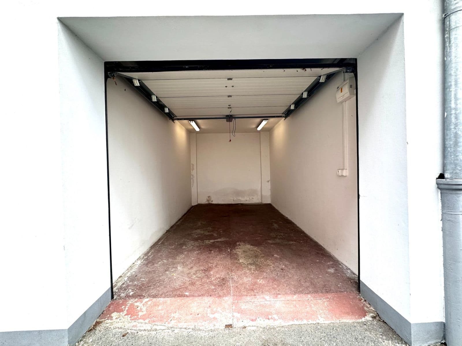 Pronájem garáže 15 m², Hodonínská, Praha, Praha Pronájem garáže 15 m², Hodonínská, Praha, Praha