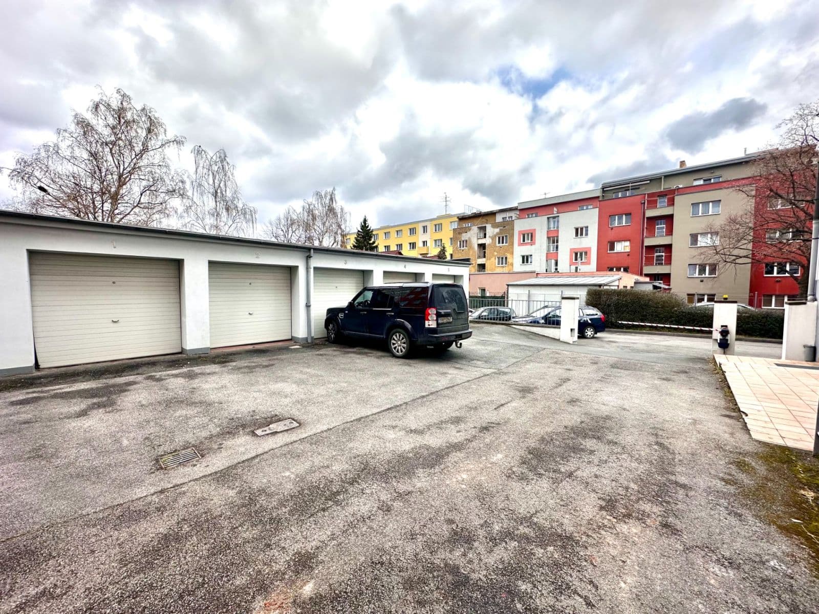 Pronájem garáže 15 m², Hodonínská, Praha, Praha Pronájem garáže 15 m², Hodonínská, Praha, Praha