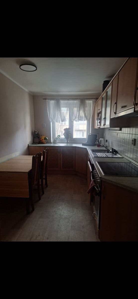 Pronájem bytu 3+1 76 m², Československé armády, Přelouč, Pardubický kraj Pronájem bytu 3+1 76 m², Československé armády, Přelouč, Pardubický kraj