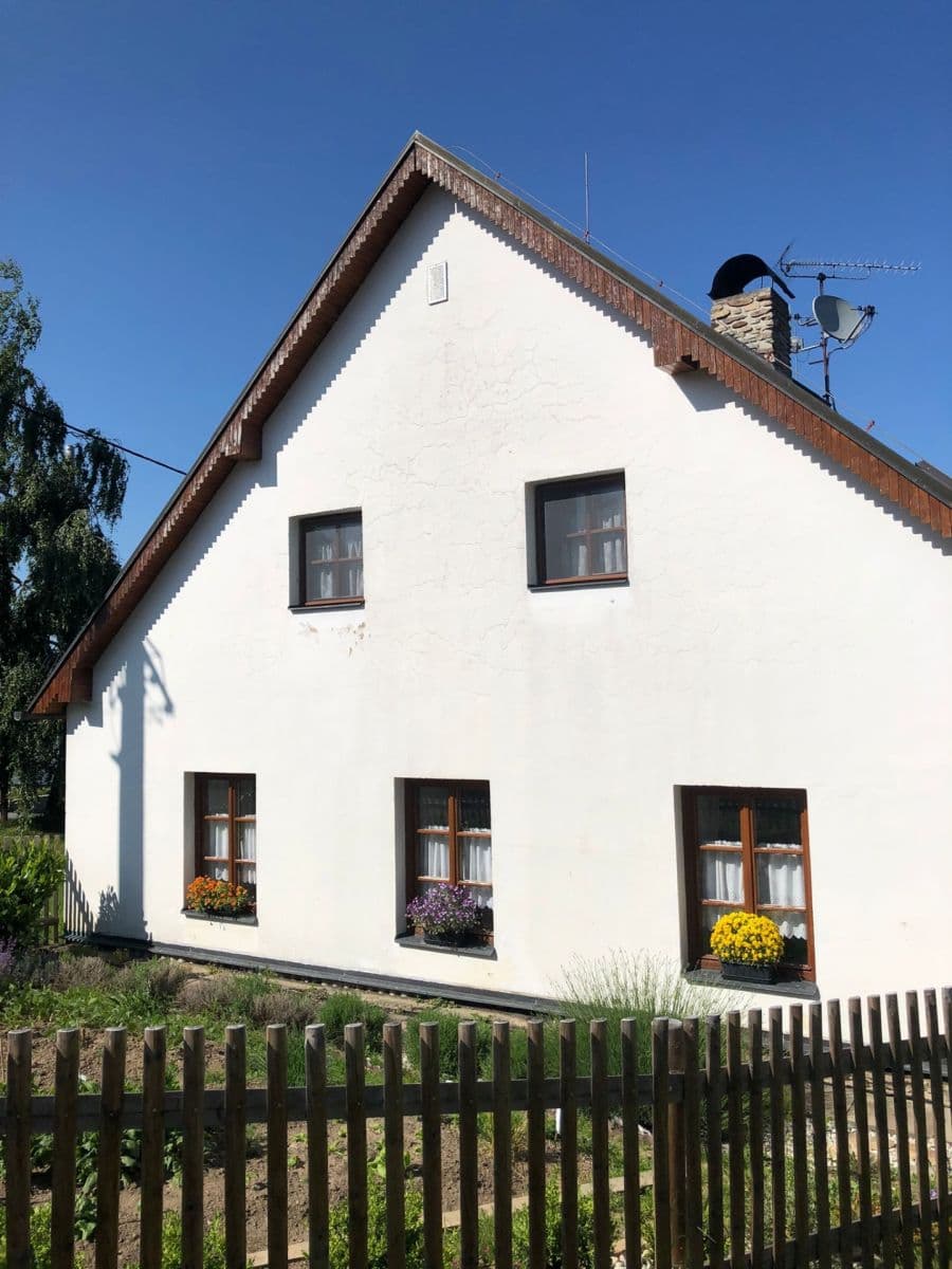 Prodej domu 160 m², pozemek 2.015 m², Bušanovice, Jihočeský kraj Prodej domu 160 m², pozemek 2.015 m², Bušanovice, Jihočeský kraj