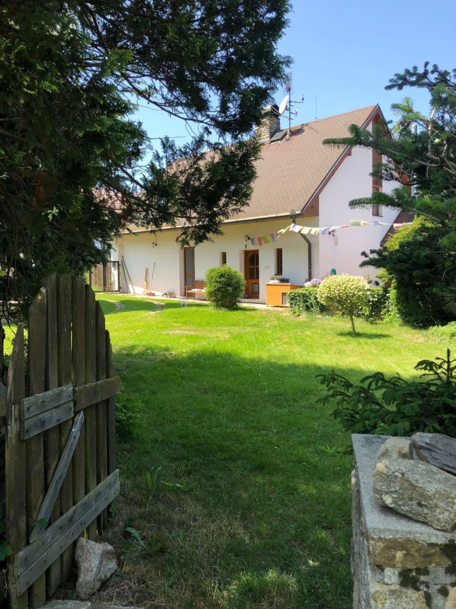 Prodej domu 160 m², pozemek 2.015 m², Bušanovice, Jihočeský kraj Prodej domu 160 m², pozemek 2.015 m², Bušanovice, Jihočeský kraj