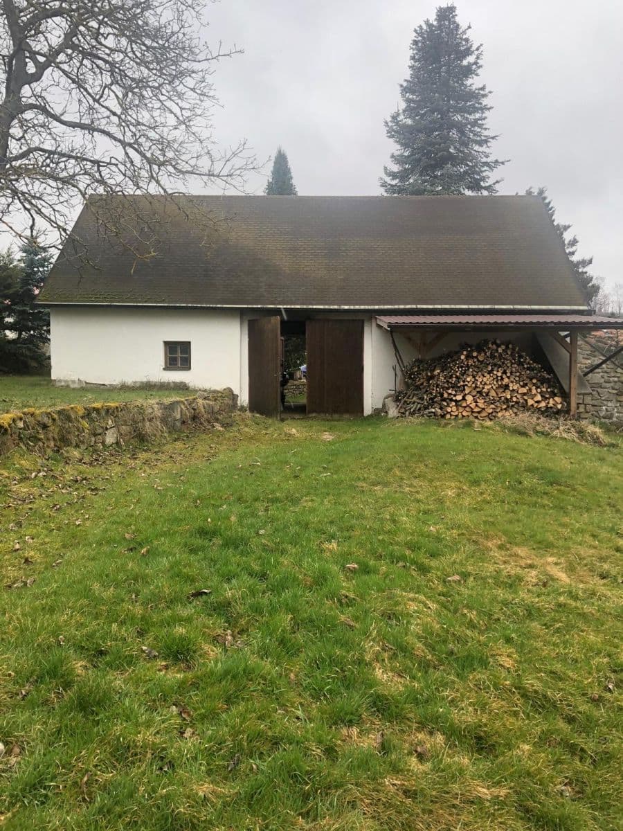 Prodej domu 160 m², pozemek 2.015 m², Bušanovice, Jihočeský kraj Prodej domu 160 m², pozemek 2.015 m², Bušanovice, Jihočeský kraj