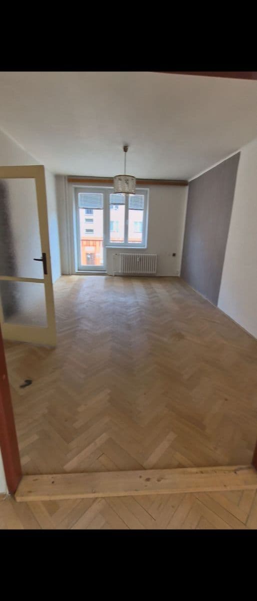 Pronájem bytu 3+1 81 m², třída Osvobození, Příbram, Středočeský kraj Pronájem bytu 3+1 81 m², třída Osvobození, Příbram, Středočeský kraj