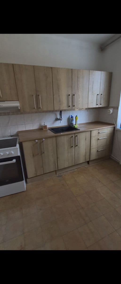 Pronájem bytu 3+1 81 m², třída Osvobození, Příbram, Středočeský kraj Pronájem bytu 3+1 81 m², třída Osvobození, Příbram, Středočeský kraj