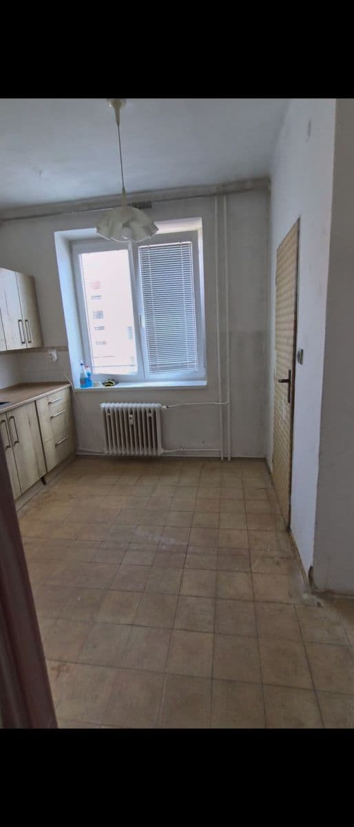 Pronájem bytu 3+1 81 m², třída Osvobození, Příbram, Středočeský kraj Pronájem bytu 3+1 81 m², třída Osvobození, Příbram, Středočeský kraj