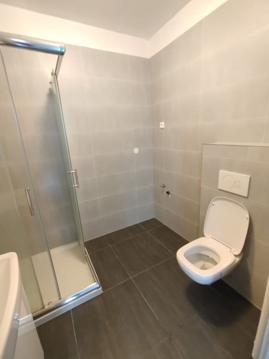 Prodej bytu 2+kk 50 m², Hronovická, Pardubice, Pardubický kraj Prodej bytu 2+kk 50 m², Hronovická, Pardubice, Pardubický kraj