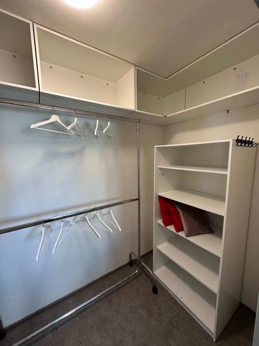 Prodej bytu 2+kk 50 m², Hronovická, Pardubice, Pardubický kraj Prodej bytu 2+kk 50 m², Hronovická, Pardubice, Pardubický kraj