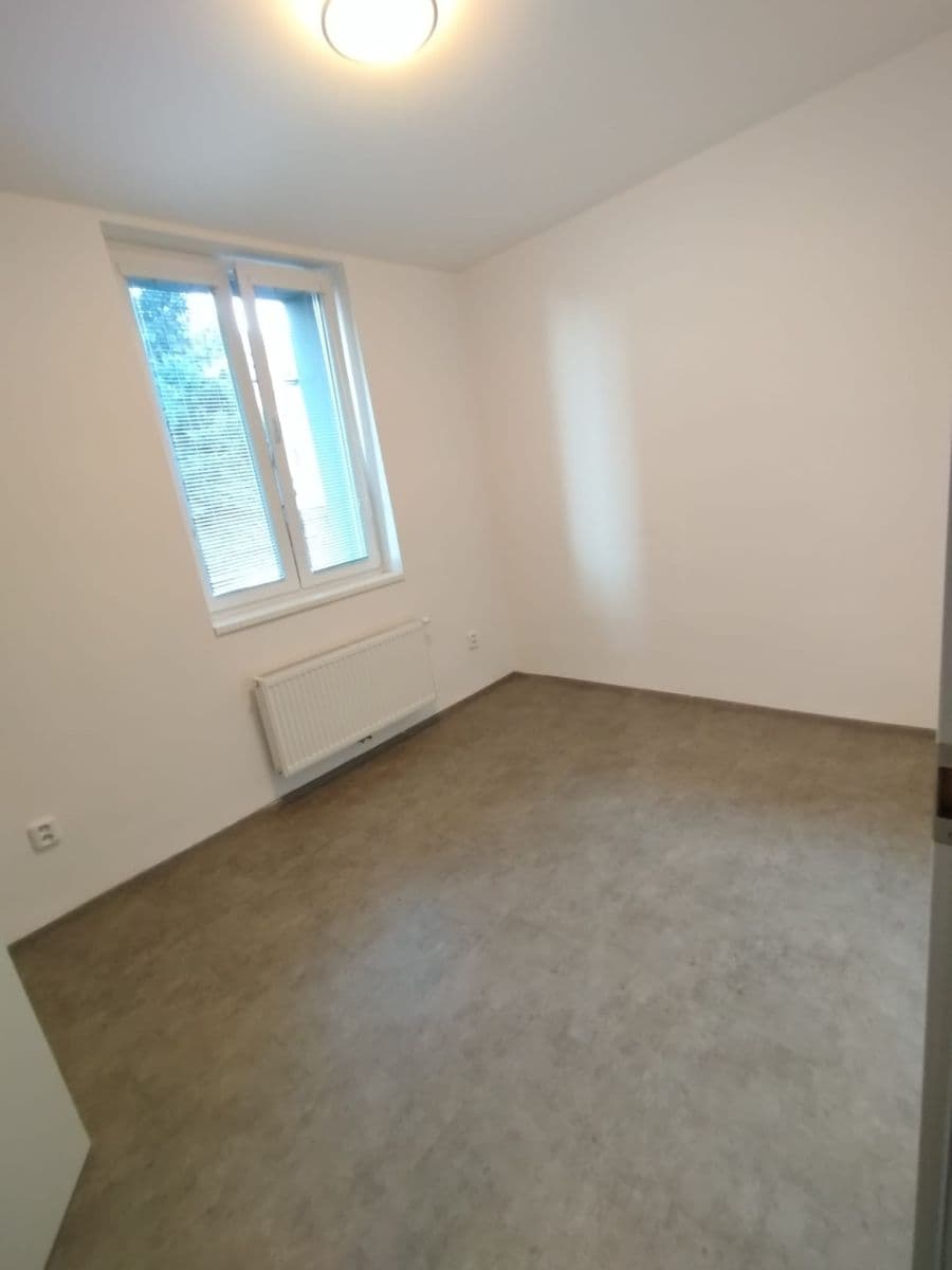 Prodej bytu 2+kk 50 m², Hronovická, Pardubice, Pardubický kraj Prodej bytu 2+kk 50 m², Hronovická, Pardubice, Pardubický kraj
