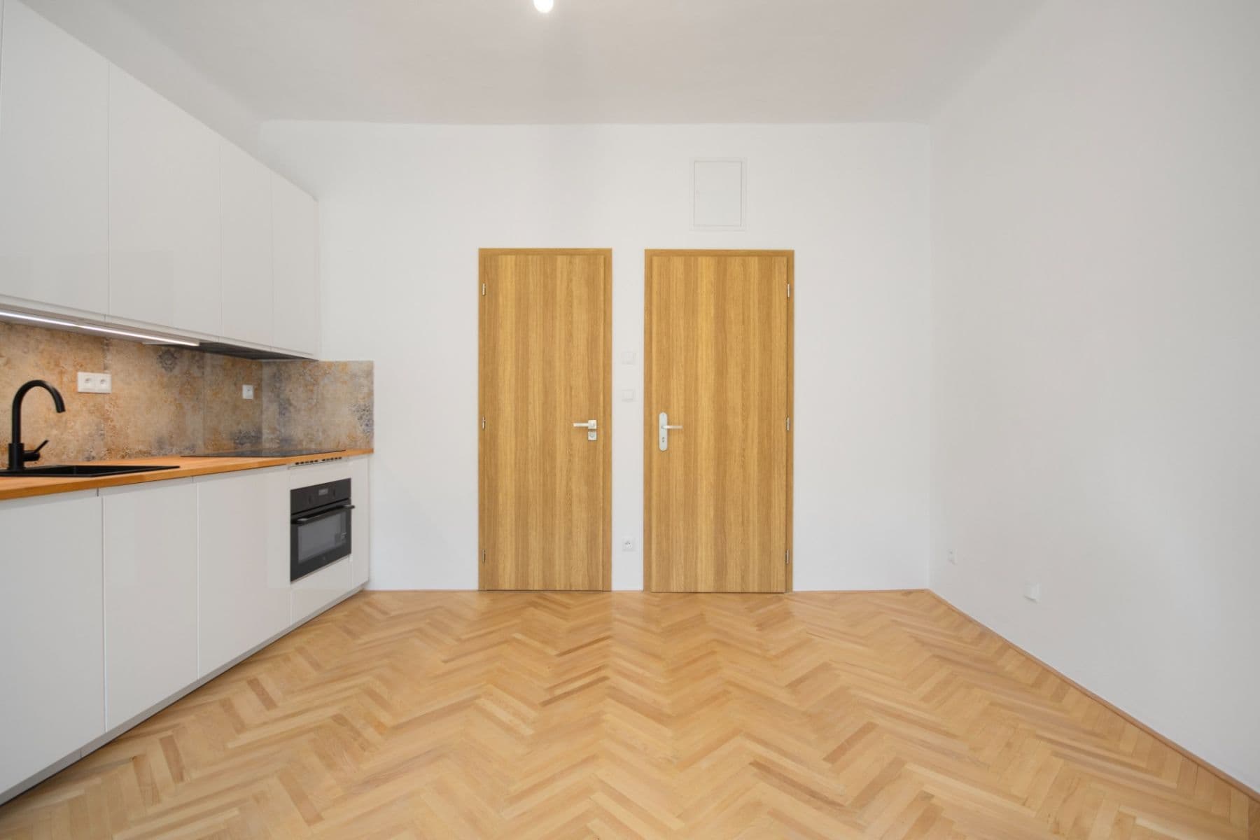 Pronájem bytu 1+kk 21 m², Bělehradská, Praha, Praha Pronájem bytu 1+kk 21 m², Bělehradská, Praha, Praha