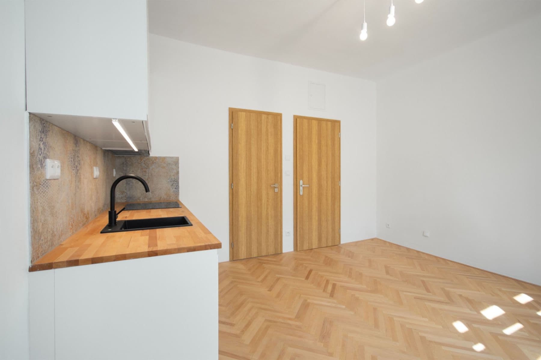 Pronájem bytu 1+kk 21 m², Bělehradská, Praha, Praha Pronájem bytu 1+kk 21 m², Bělehradská, Praha, Praha
