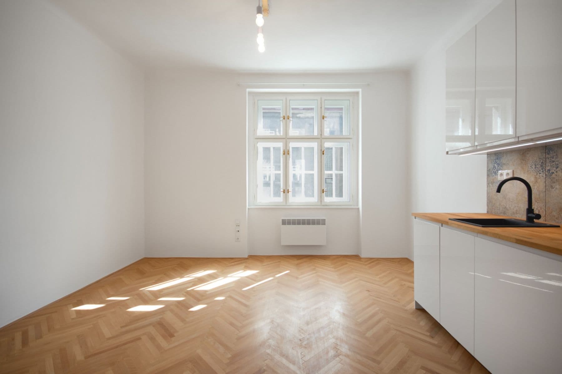 Pronájem bytu 1+kk 21 m², Bělehradská, Praha, Praha Pronájem bytu 1+kk 21 m², Bělehradská, Praha, Praha
