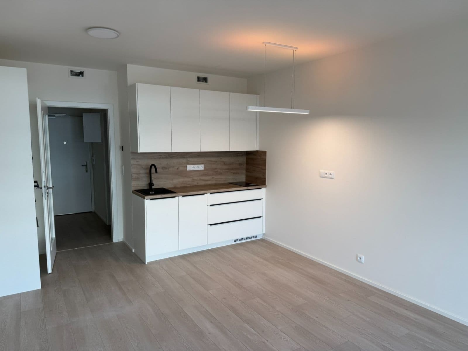 Pronájem bytu 1+kk 32 m², Poděbradská, Praha, Praha Pronájem bytu 1+kk 32 m², Poděbradská, Praha, Praha
