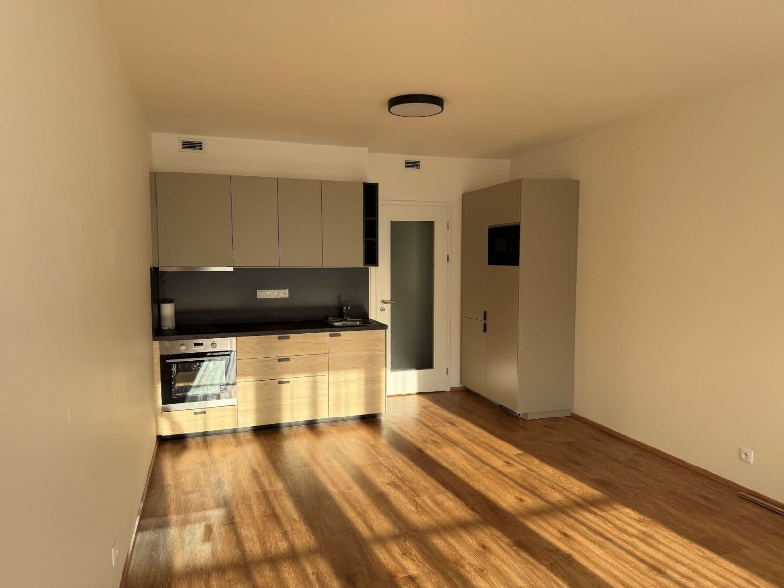 Pronájem bytu 1+kk 37 m², Poděbradská, Praha, Praha Pronájem bytu 1+kk 37 m², Poděbradská, Praha, Praha