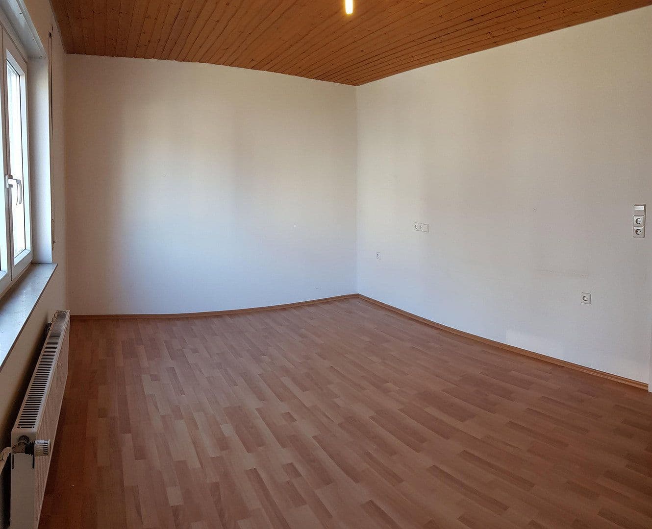 Pronájem bytu 2+1 55 m², Böblingen, Bádensko-Württembersko Pronájem bytu 2+1 55 m², Böblingen, Bádensko-Württembersko