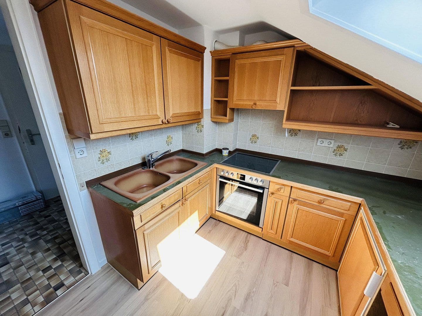 Pronájem bytu 2+1 55 m², Lärchenstr. 31, Birkenfeld, Bádensko-Württembersko Pronájem bytu 2+1 55 m², Lärchenstr. 31, Birkenfeld, Bádensko-Württembersko