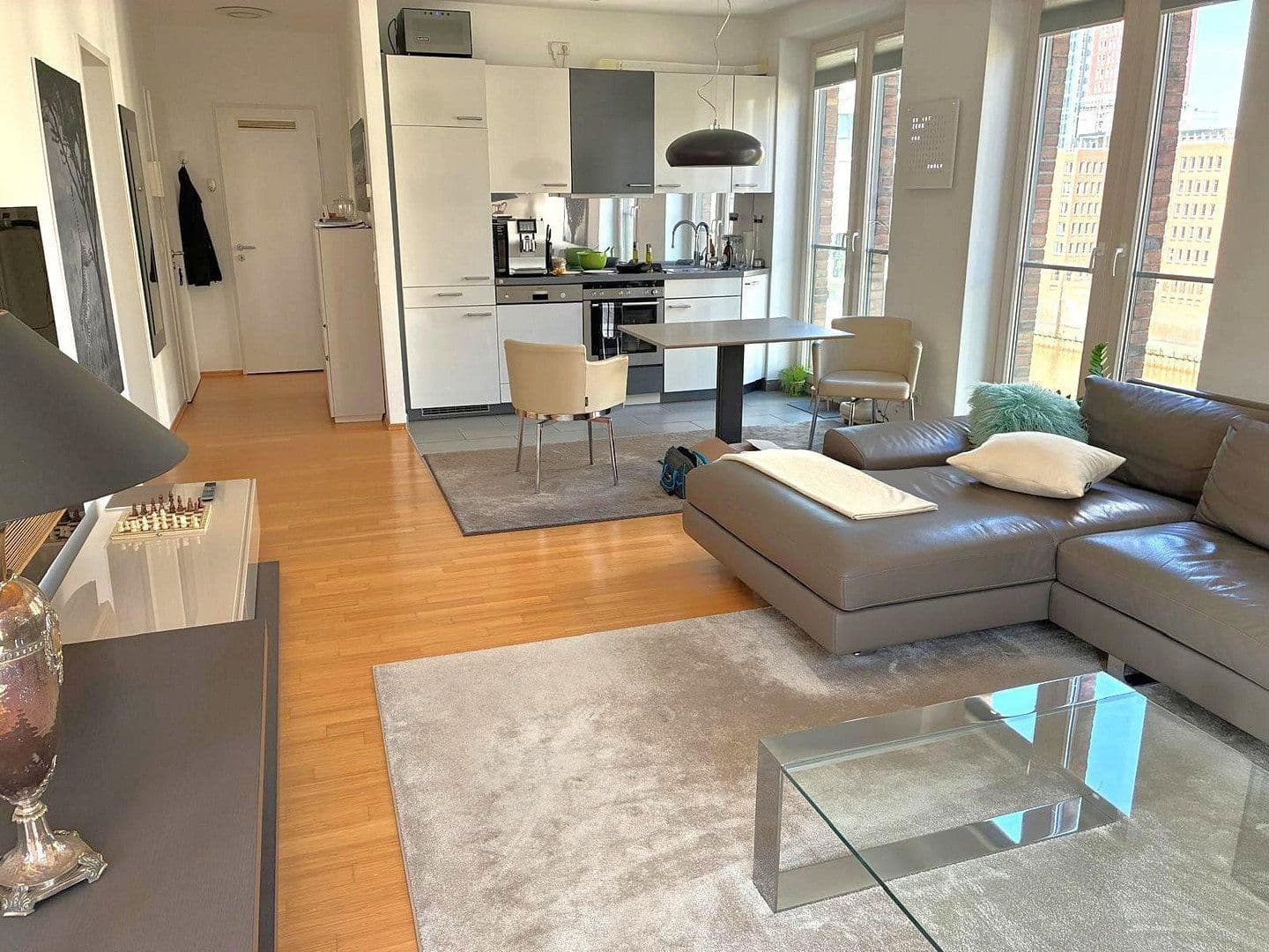 Pronájem bytu 2+1 62 m², Am Kaiserkai 51, Hamburg, Hamburg Pronájem bytu 2+1 62 m², Am Kaiserkai 51, Hamburg, Hamburg