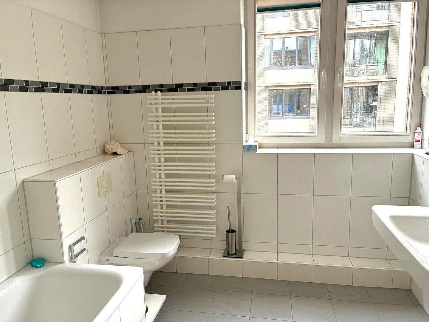 Pronájem bytu 2+1 62 m², Am Kaiserkai 51, Hamburg, Hamburg Pronájem bytu 2+1 62 m², Am Kaiserkai 51, Hamburg, Hamburg