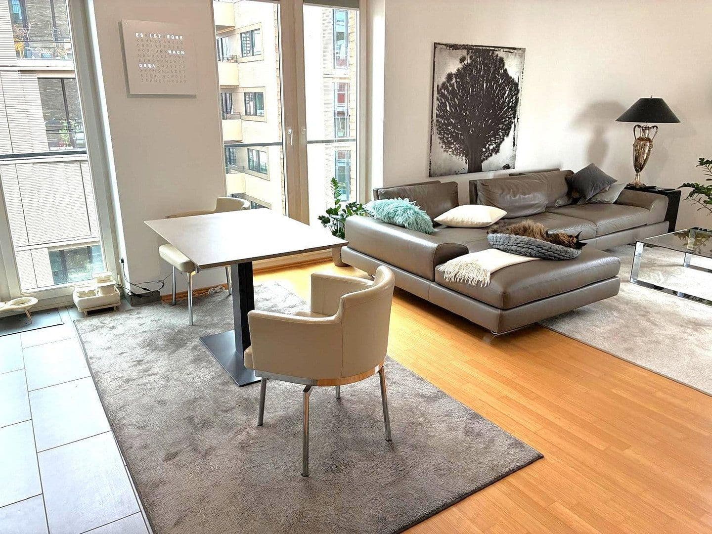 Pronájem bytu 2+1 62 m², Am Kaiserkai 51, Hamburg, Hamburg Pronájem bytu 2+1 62 m², Am Kaiserkai 51, Hamburg, Hamburg