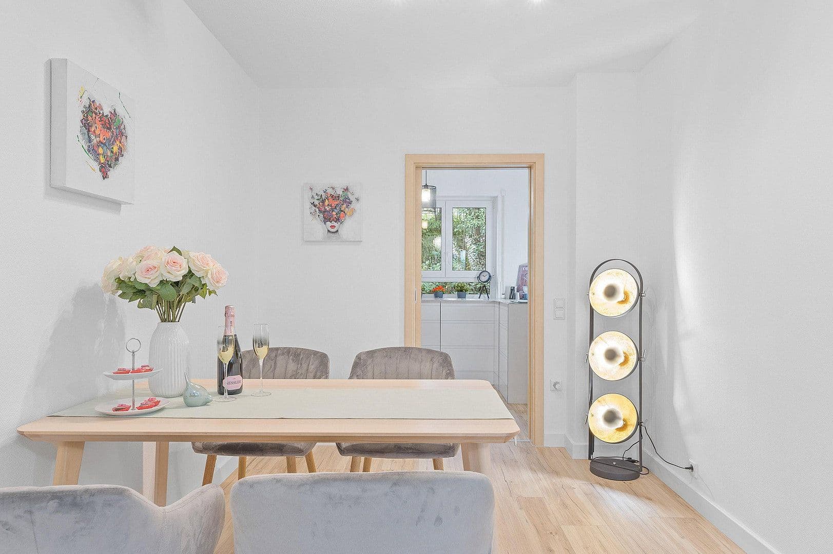 Prodej domu 111 m², pozemek 120 m², Nürtingen, Bádensko-Württembersko Prodej domu 111 m², pozemek 120 m², Nürtingen, Bádensko-Württembersko