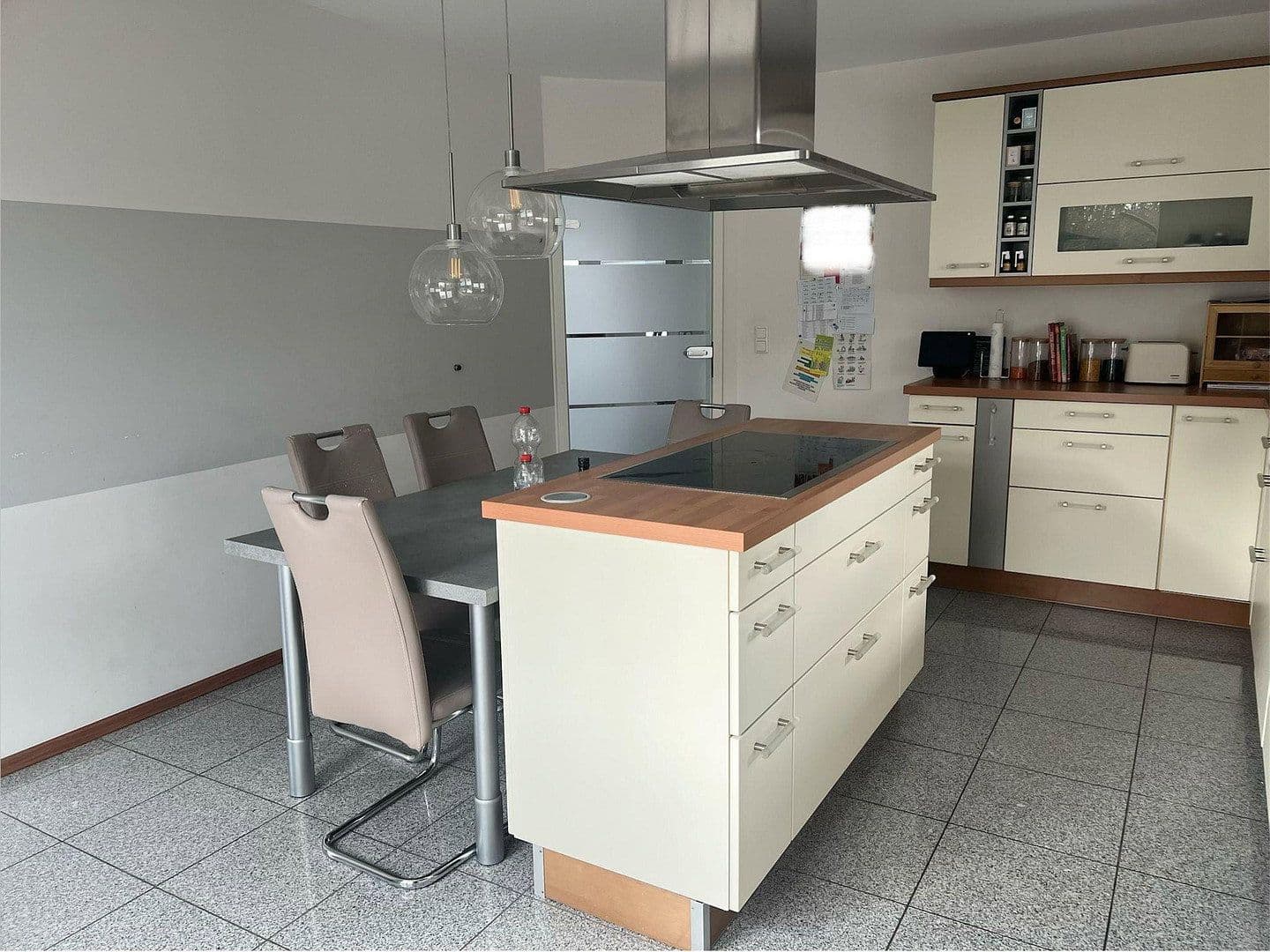 Prodej domu 186 m², pozemek 866 m², Nienburg/Weser, Dolní Sasko Prodej domu 186 m², pozemek 866 m², Nienburg/Weser, Dolní Sasko