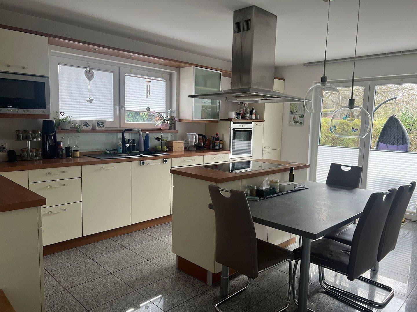 Prodej domu 186 m², pozemek 866 m², Nienburg/Weser, Dolní Sasko Prodej domu 186 m², pozemek 866 m², Nienburg/Weser, Dolní Sasko