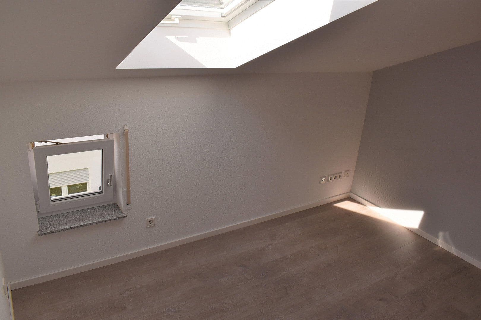 Prodej domu 207 m², pozemek 364 m², Deizisau, Bádensko-Württembersko Prodej domu 207 m², pozemek 364 m², Deizisau, Bádensko-Württembersko