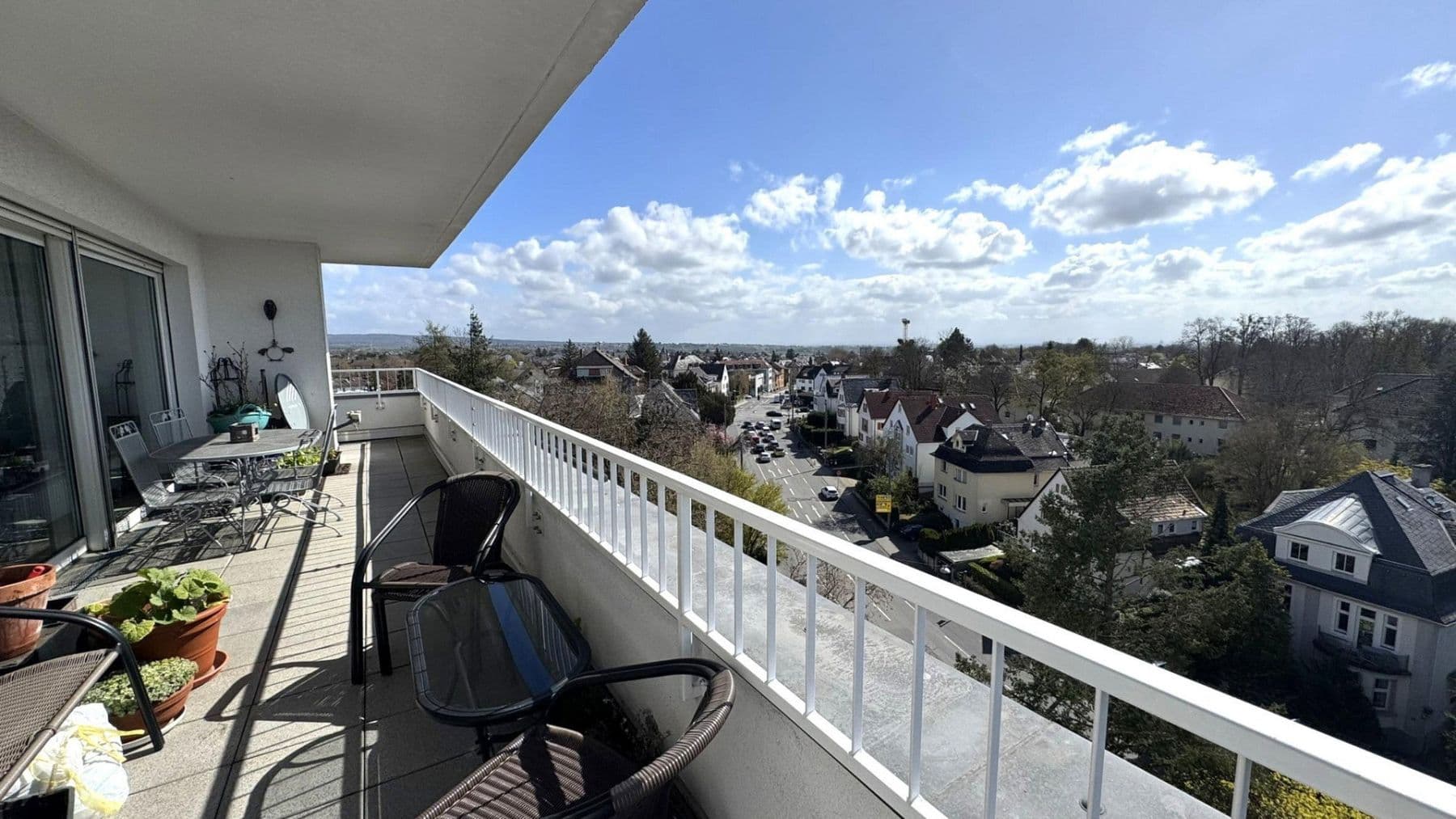 Pronájem bytu 5+1 234 m², Bierstädter Höhe 68, Wiesbaden, Hessen Pronájem bytu 5+1 234 m², Bierstädter Höhe 68, Wiesbaden, Hessen