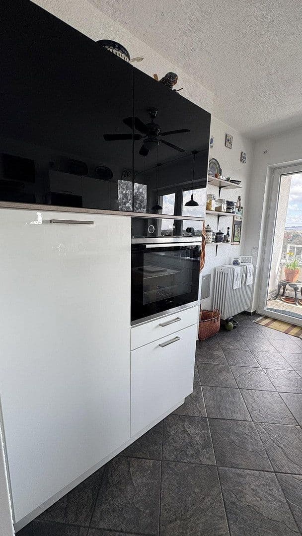 Pronájem bytu 5+1 234 m², Bierstädter Höhe 68, Wiesbaden, Hessen Pronájem bytu 5+1 234 m², Bierstädter Höhe 68, Wiesbaden, Hessen