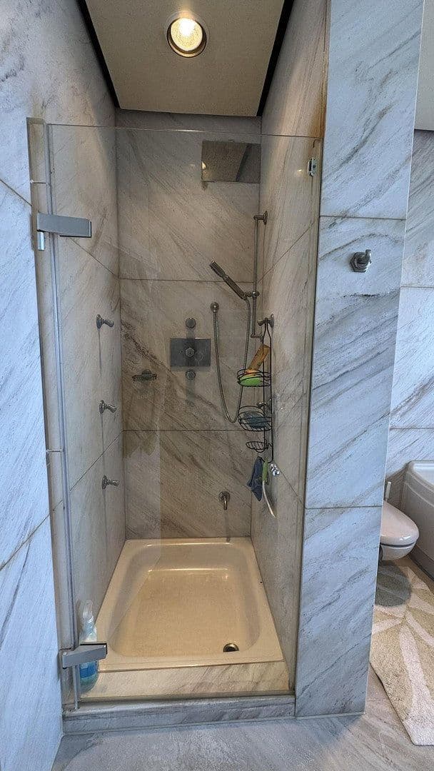 Pronájem bytu 5+1 234 m², Bierstädter Höhe 68, Wiesbaden, Hessen Pronájem bytu 5+1 234 m², Bierstädter Höhe 68, Wiesbaden, Hessen