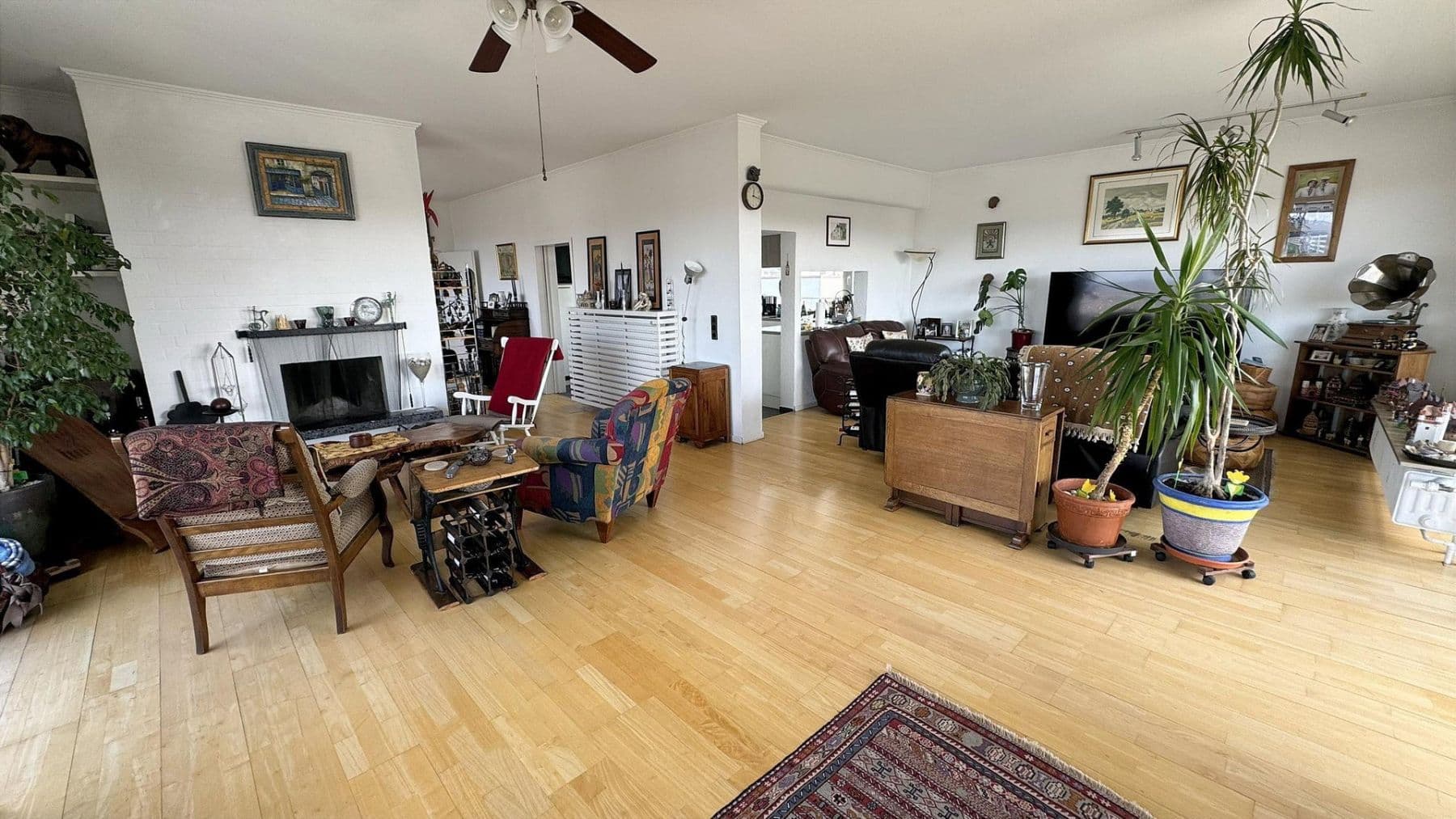 Pronájem bytu 5+1 234 m², Bierstädter Höhe 68, Wiesbaden, Hessen Pronájem bytu 5+1 234 m², Bierstädter Höhe 68, Wiesbaden, Hessen