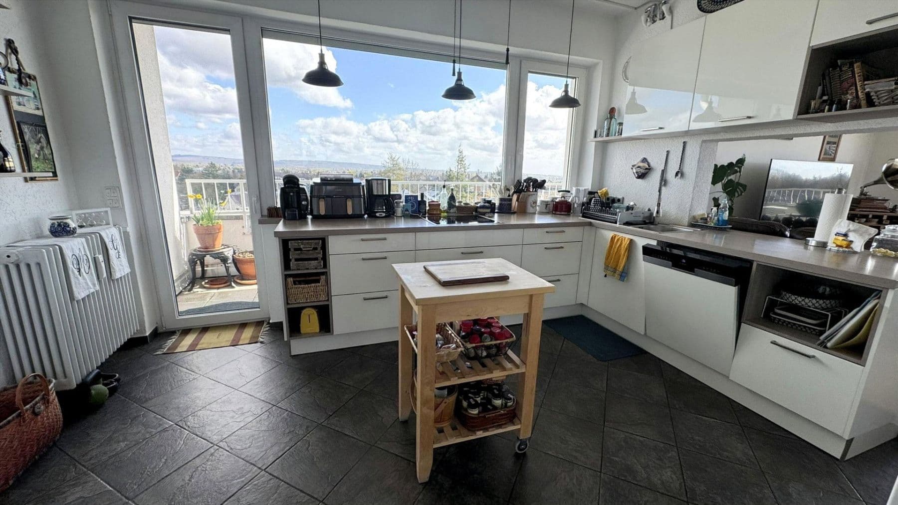 Pronájem bytu 5+1 234 m², Bierstädter Höhe 68, Wiesbaden, Hessen Pronájem bytu 5+1 234 m², Bierstädter Höhe 68, Wiesbaden, Hessen