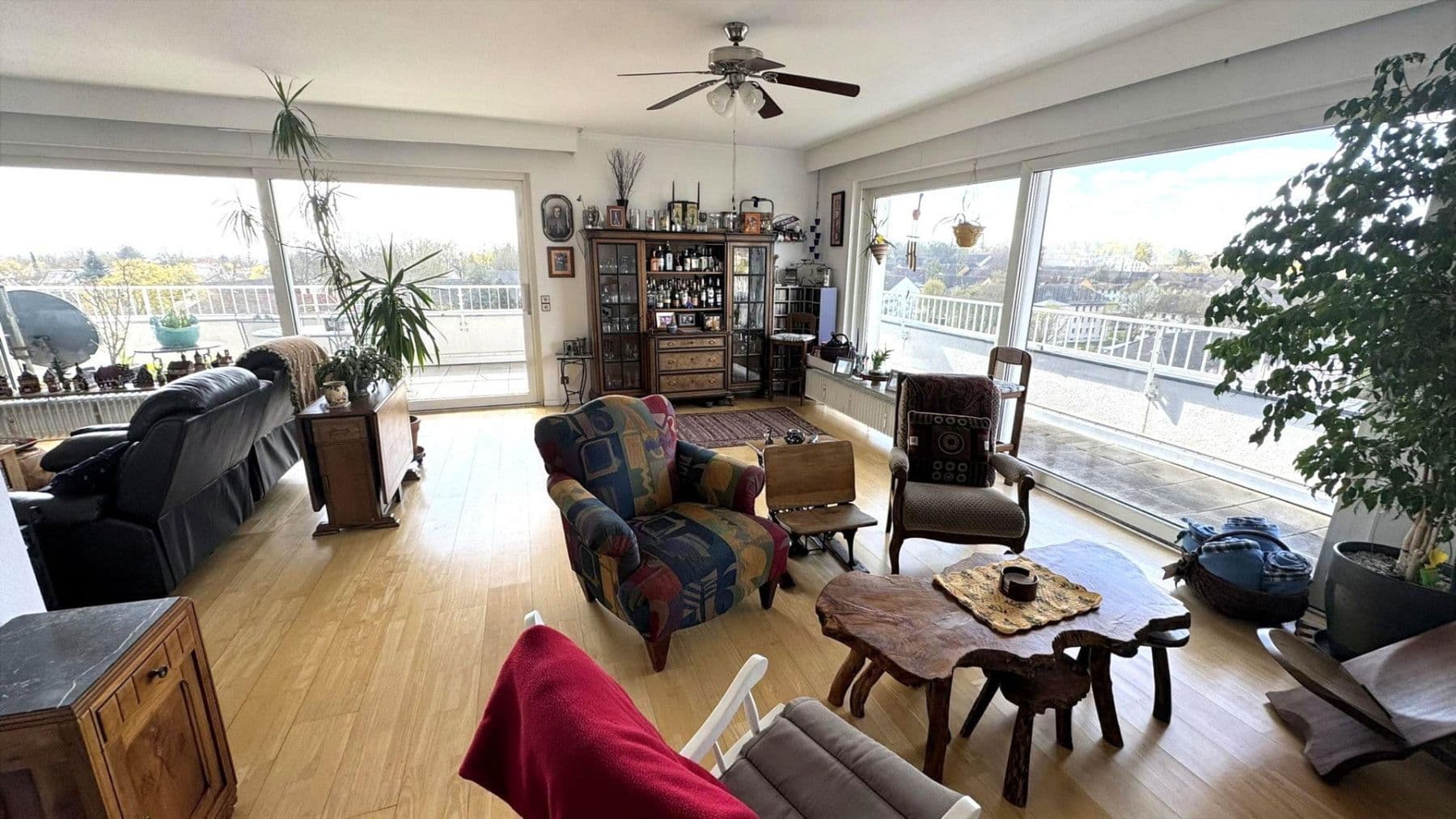 Pronájem bytu 5+1 234 m², Bierstädter Höhe 68, Wiesbaden, Hessen Pronájem bytu 5+1 234 m², Bierstädter Höhe 68, Wiesbaden, Hessen